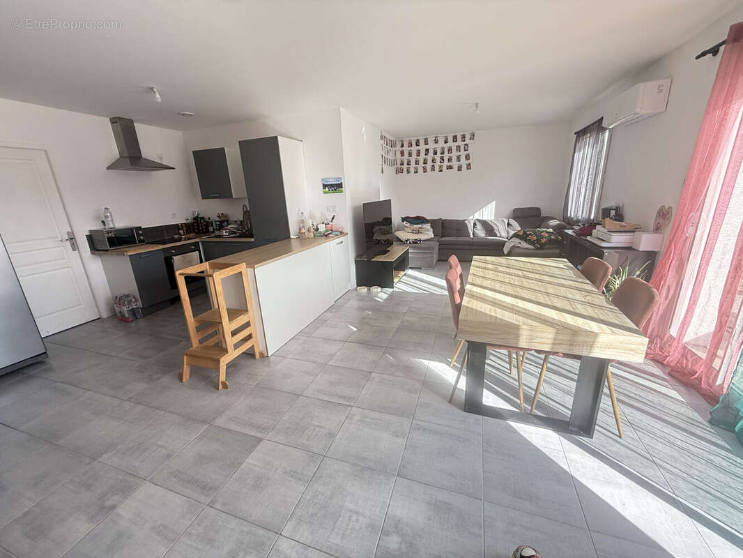 Photo 3 - Maison à LONGEVES