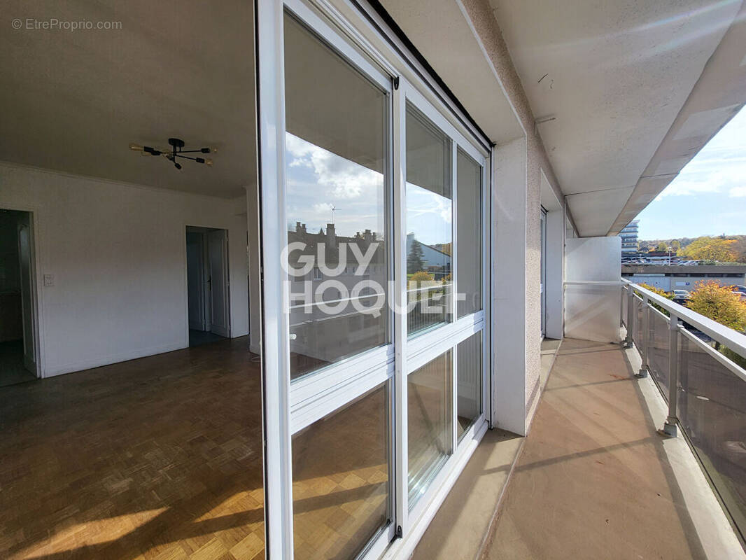 Appartement à LA CELLE-SAINT-CLOUD