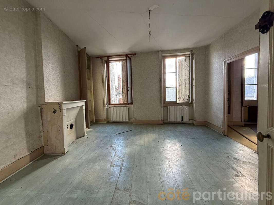 Appartement à SAINT-AMAND-MONTROND