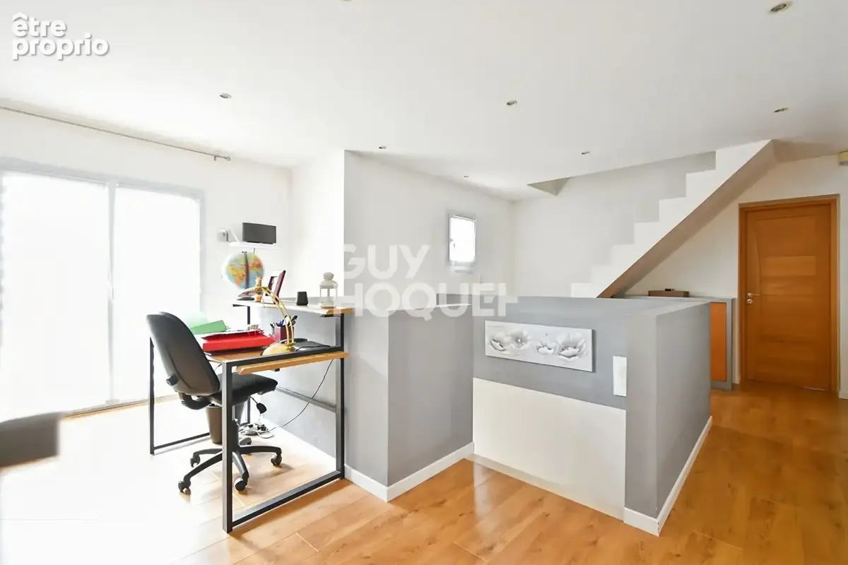 Propriété contemporaine de 309 m², 5 chambres, cinéma privé et terrain de 2 600 m² - photo 7