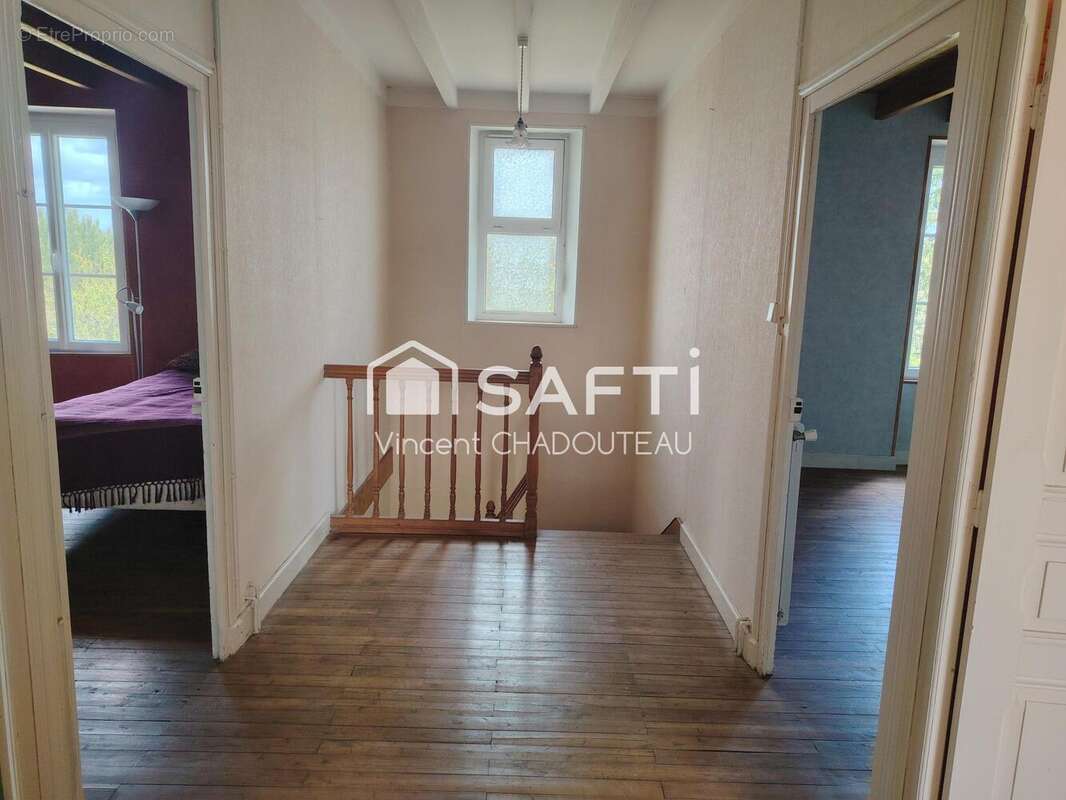 Maison 151 m² à La Tache  - photo 5
