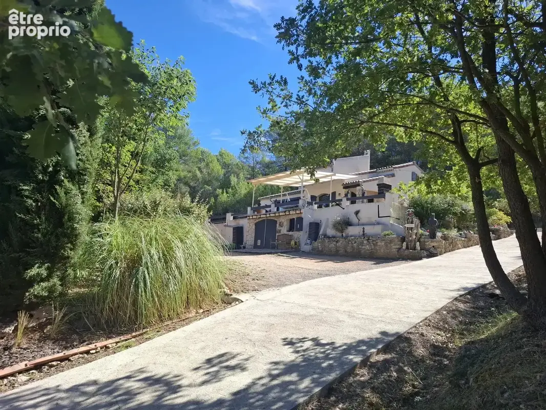Propriété de charme avec piscine et près de 2 hectares - La Verdière - photo 2