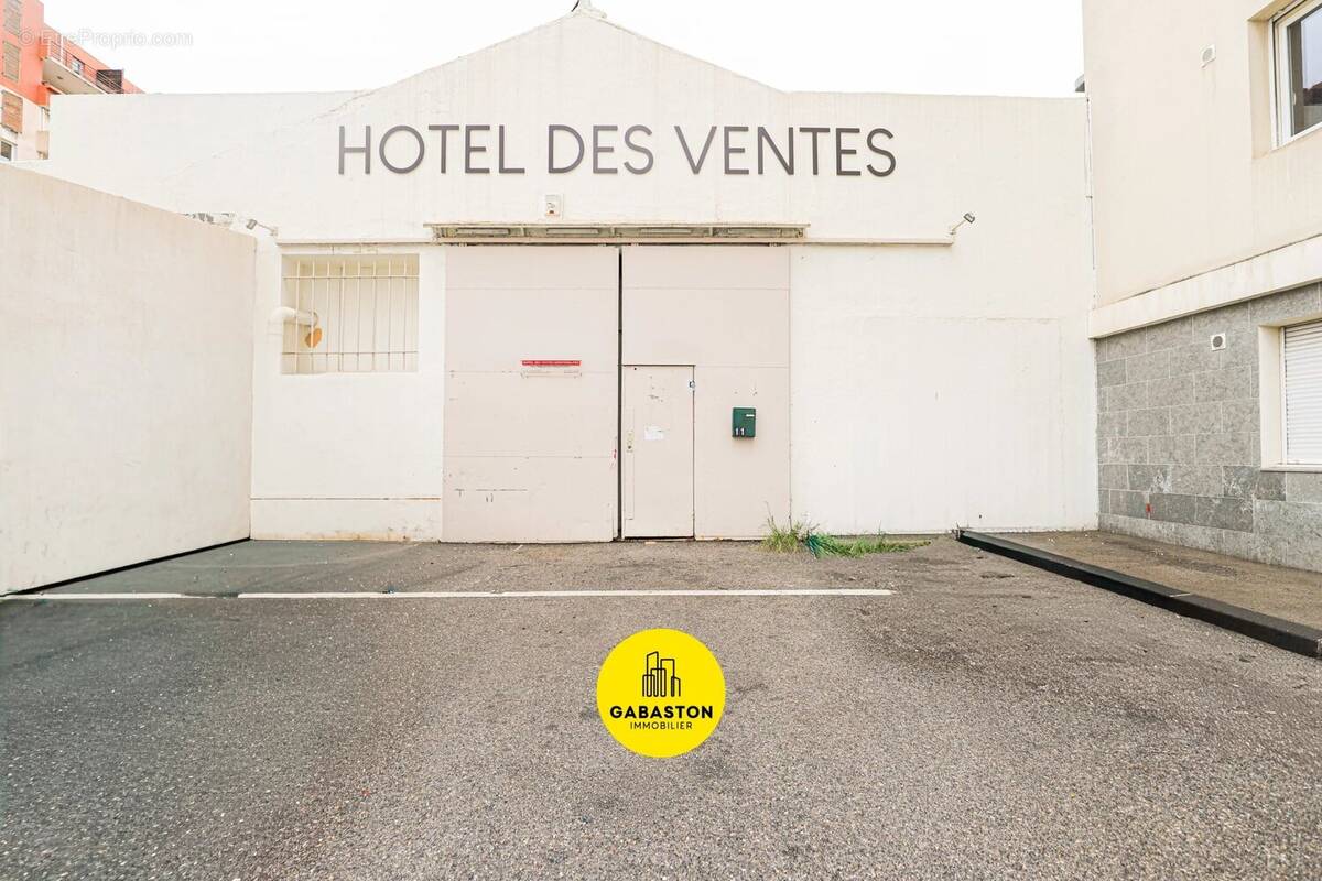 Commerce à MARSEILLE-8E