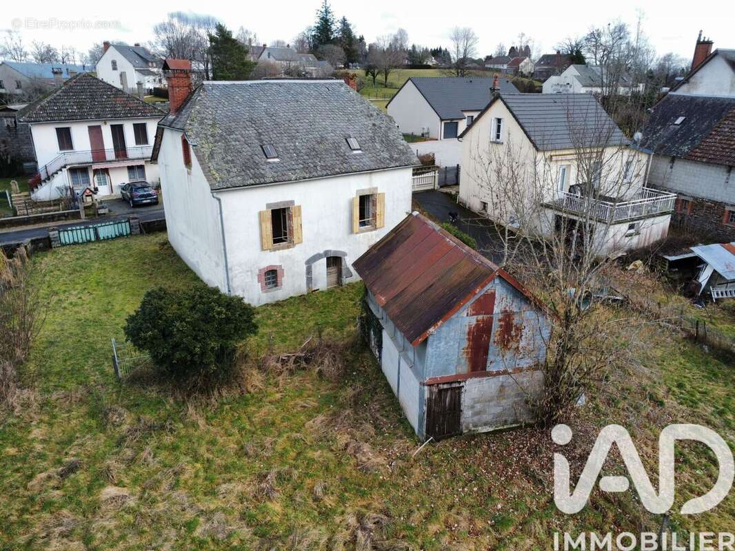 Maison 94 m² à Ally  - photo 3