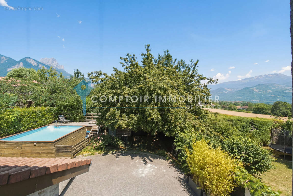 Appartement à SAINT-ISMIER