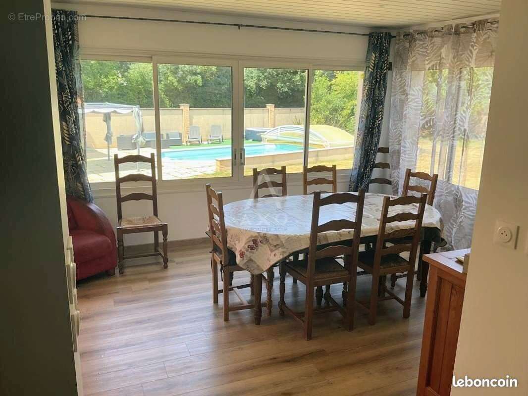 Maison à LES HERBIERS