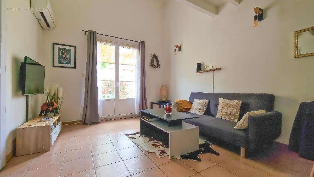 Maison à GALLARGUES-LE-MONTUEUX