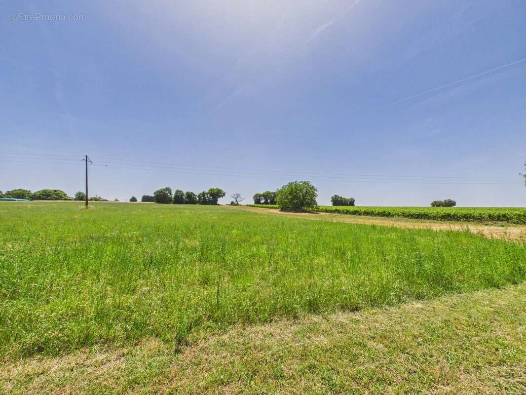 Superbe maison de campagne avec piscine, granges et vue imprenable sur la campagne - photo 14