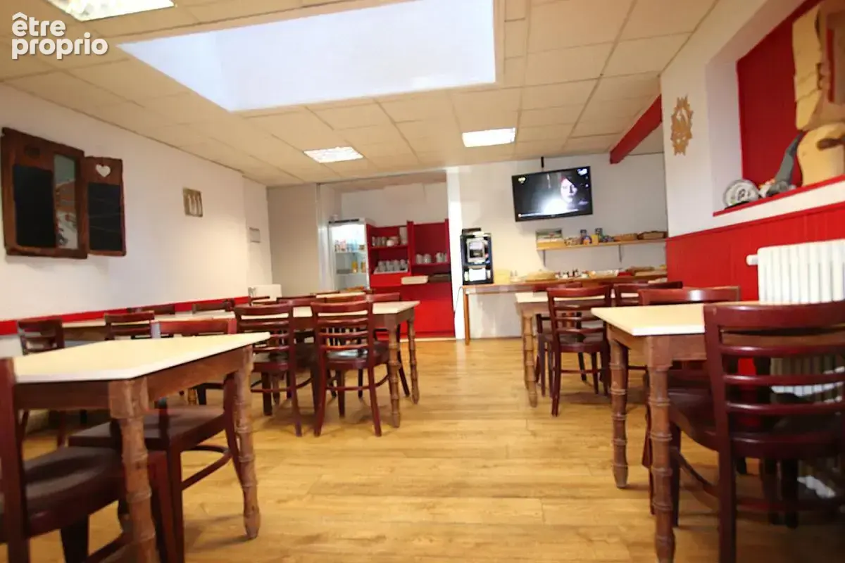 Hôtel Restaurant avec bar Licence IV - Vente murs et fonds - Axe A75 - photo 8
