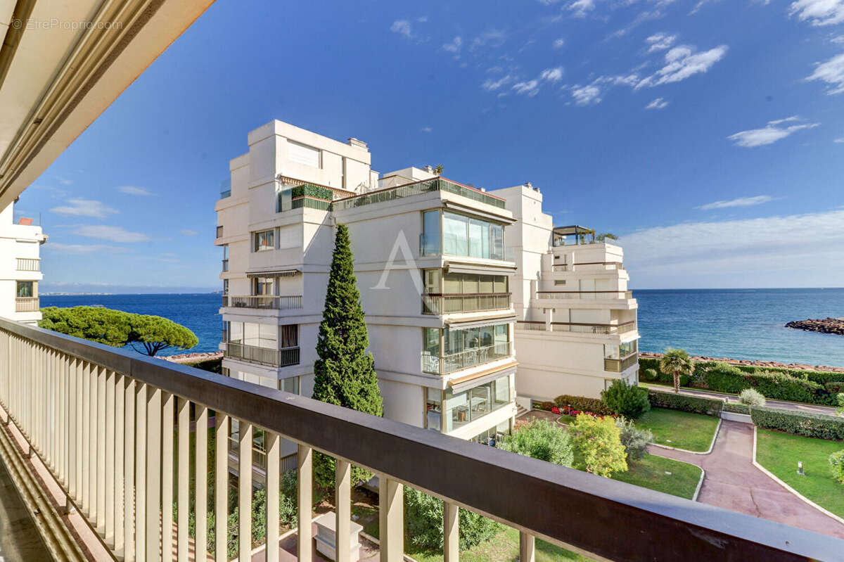 Appartement à MANDELIEU-LA-NAPOULE