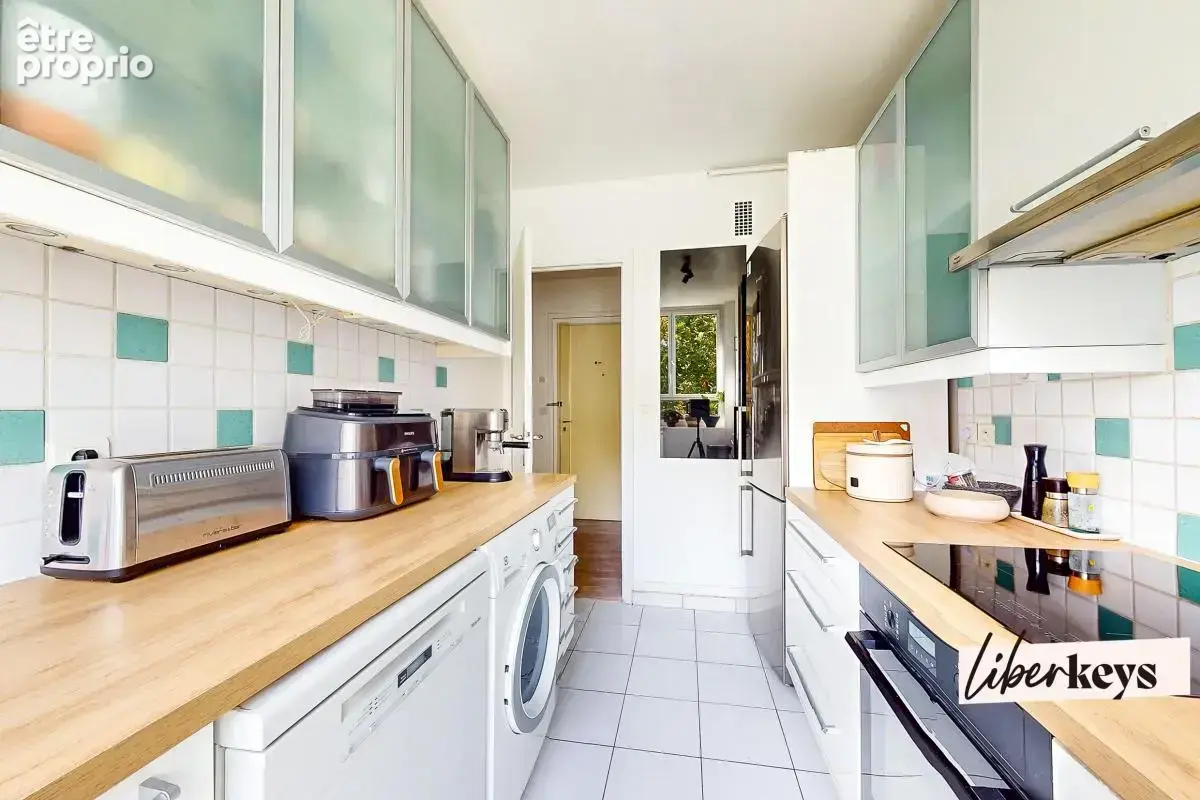 Saint-cloud – 3 pièces de 84 m² – calme, sans vis-à-vis – deux balcons – cave - photo 9