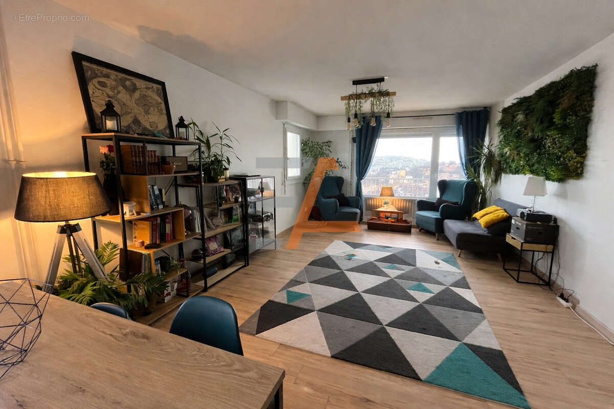 Appartement à SAINT-ETIENNE