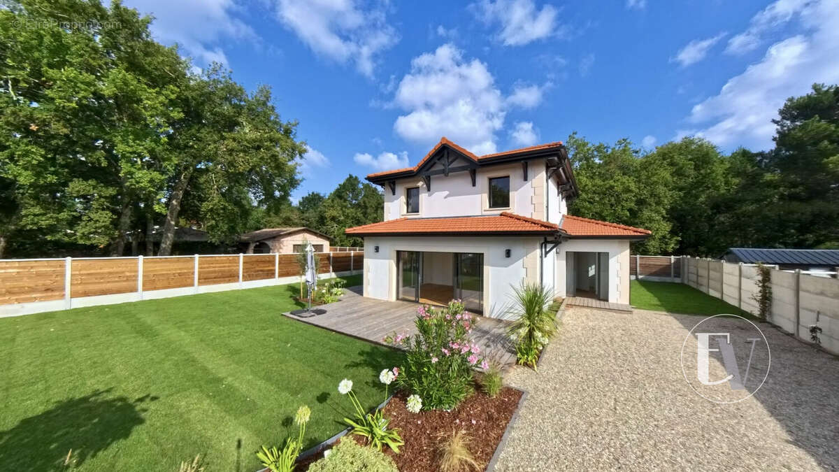 Maison 157 m² à La Teste-De-Buch  - photo 4