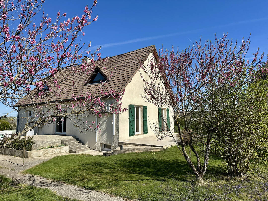 Maison à DOMBRAS