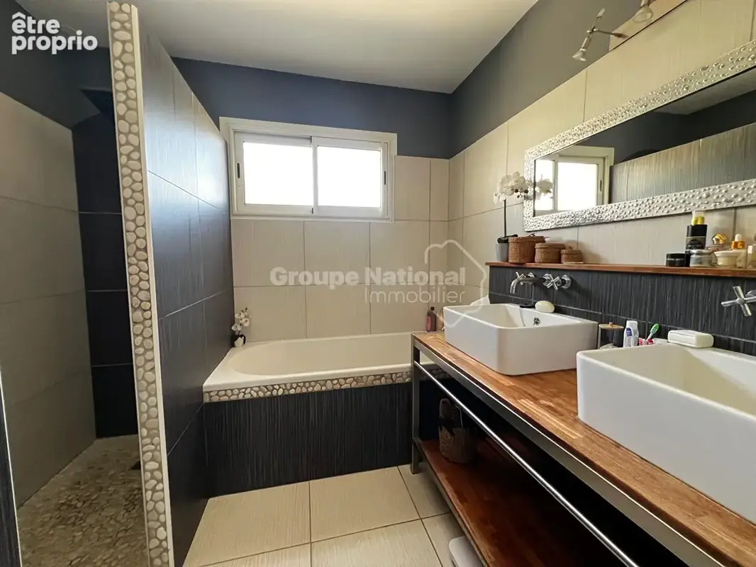 COUP DE COEUR À UCHAUD Magnifique Villa plain pied 4 chambres piscine - photo 5