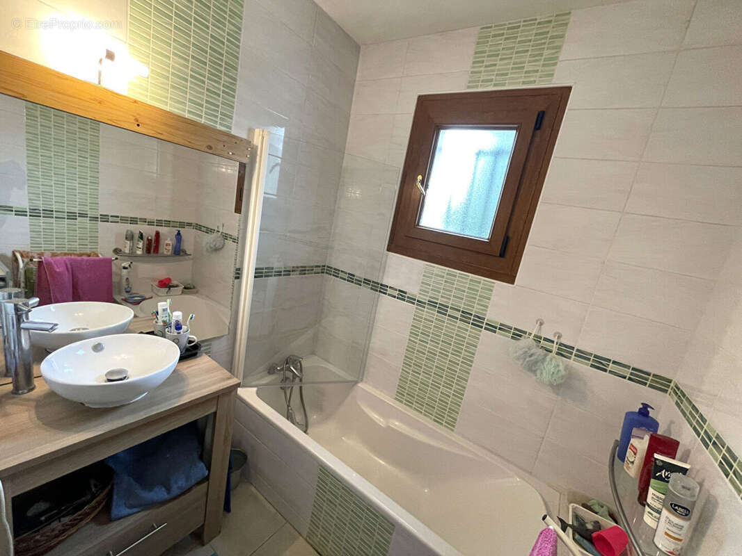 Maison de plain-pied avec piscine et jardin à Penne-d'Agenais - photo 9