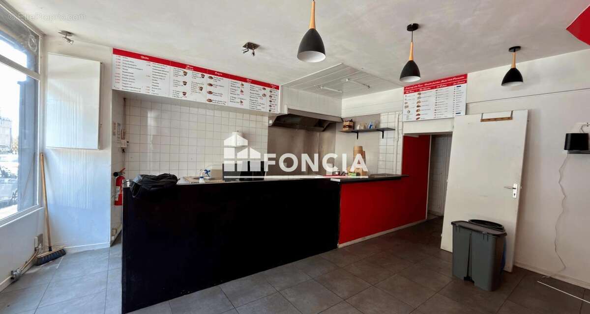 Local commercial équipé restauration – 33 m² + cave – Rodez - Saint-Cyrice - photo 3