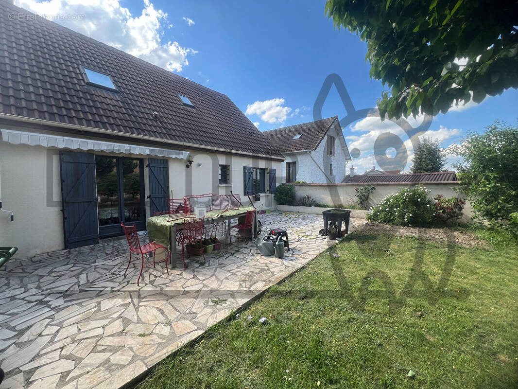 Maison à COULOMMIERS