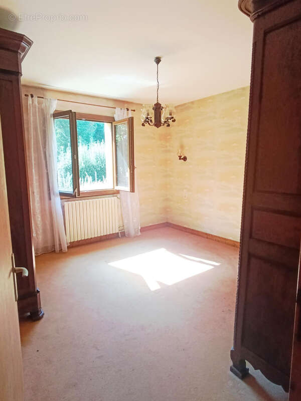 Maison à SAINTE-COLOMBE-EN-BRUILHOIS