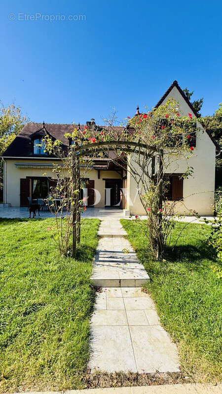 Maison à SAMOIS-SUR-SEINE