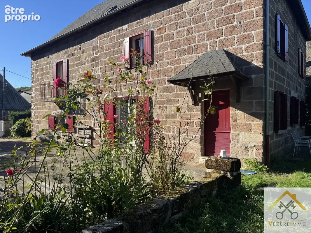 Maison en pierres 180 m2 à Saint Viance - photo 2