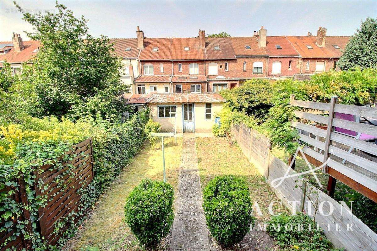 Maison - 4 chambres - sous sol complet - jardin - photo 3