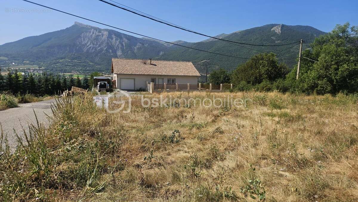 Terrain constructible 1197 m² - photo 4