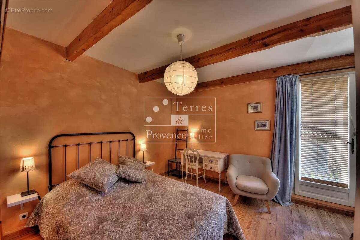 Maison à SAINT-LAURENT-DU-VERDON