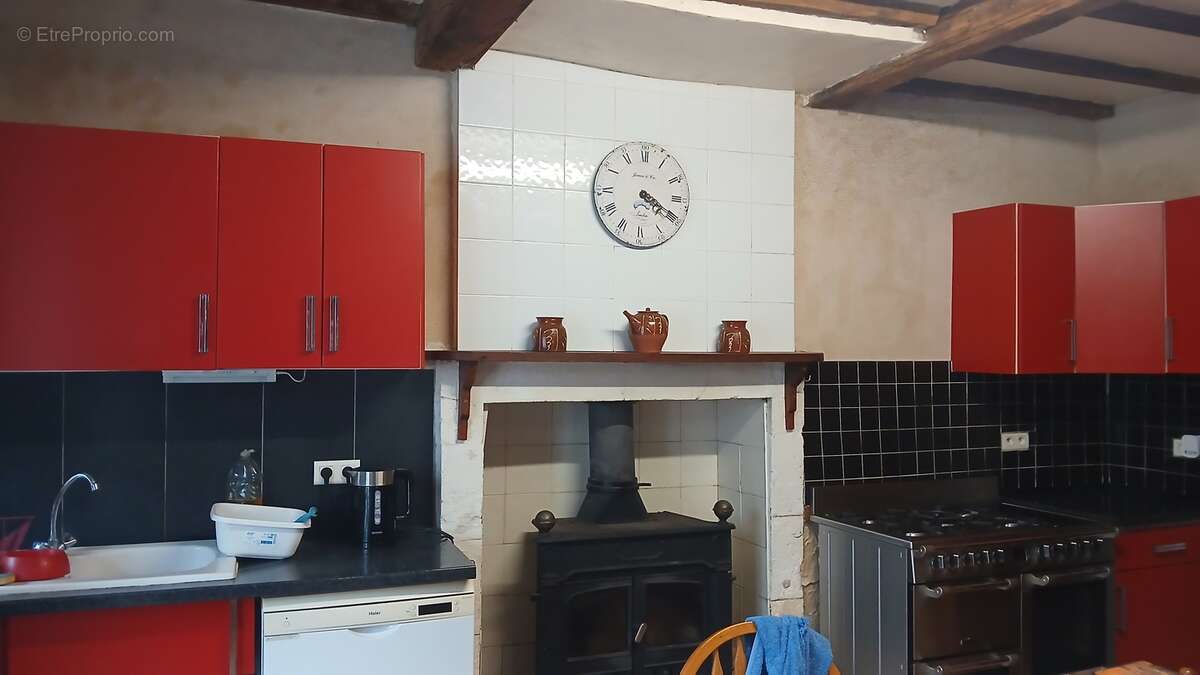 Maison 217 m² à Saint-Severin  - photo 18