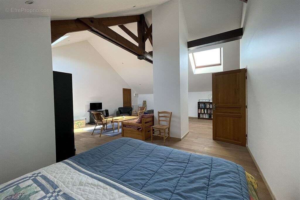 Maison à CLOS-FONTAINE