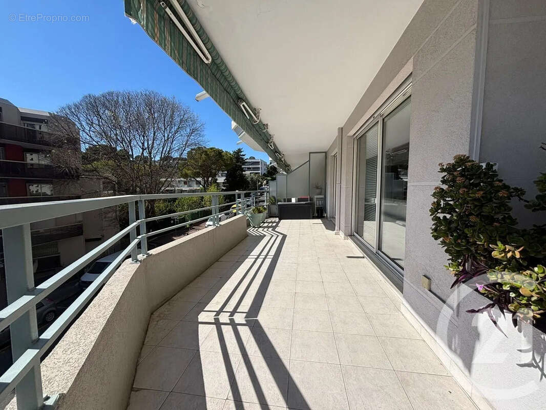 Appartement à LE CANNET
