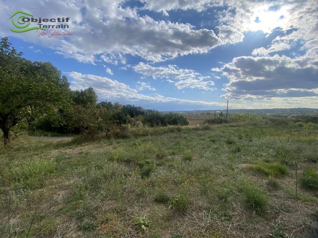 Terrain à TRESSAN