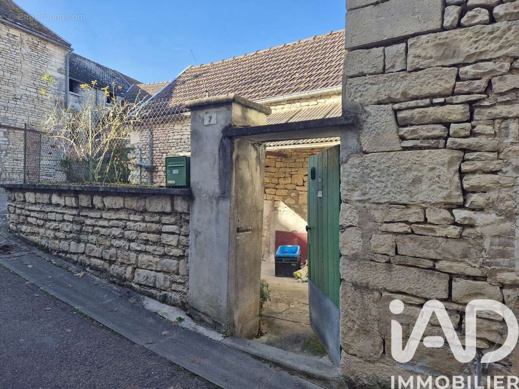 Maison 78 m² à Pacy-Sur-Armancon  - photo 2