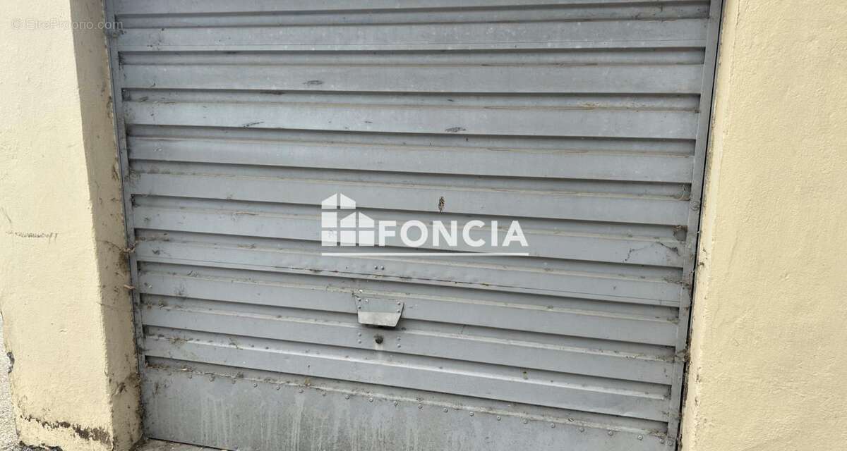 BRIGNOLES - Appartement T3, loué, avec balcon, loggia cave et garage - photo 9