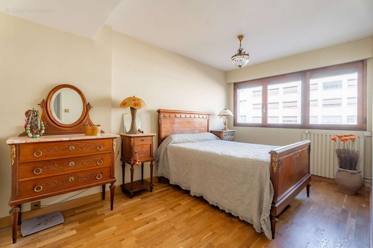 Appartement à MARSEILLE-2E