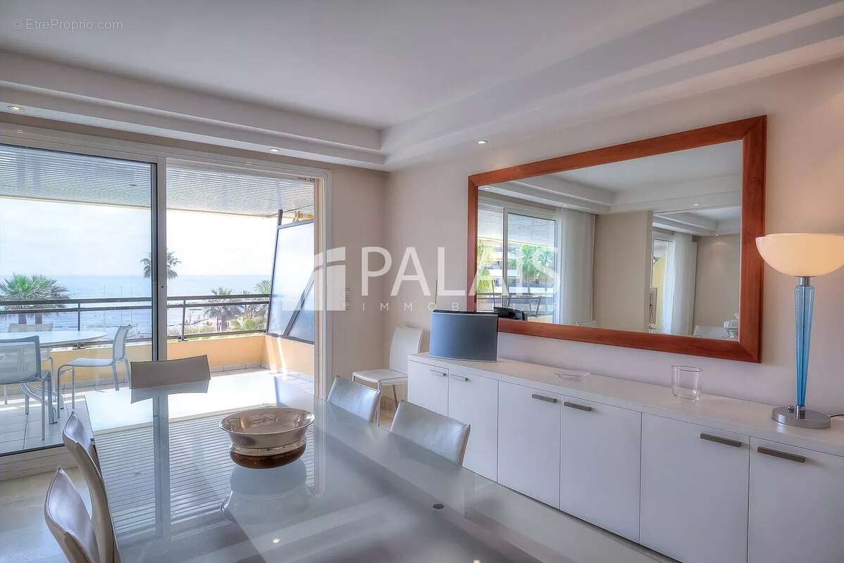 Appartement à SAINT-LAURENT-DU-VAR