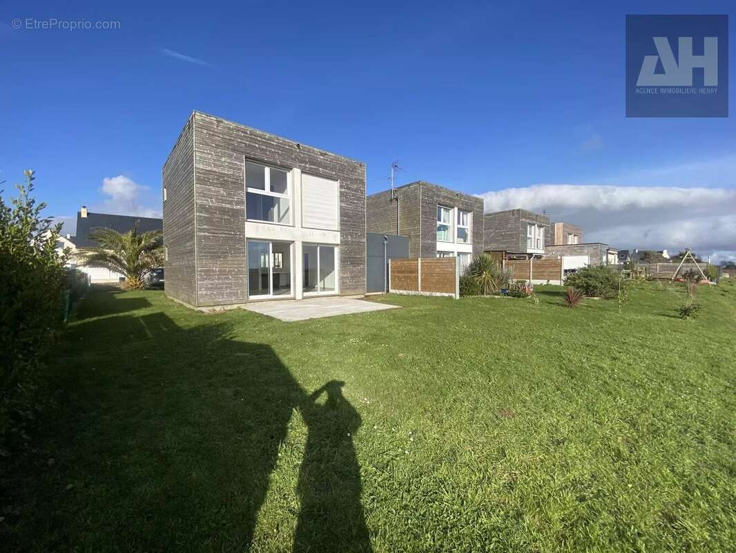 Maison à PLOUGONVELIN