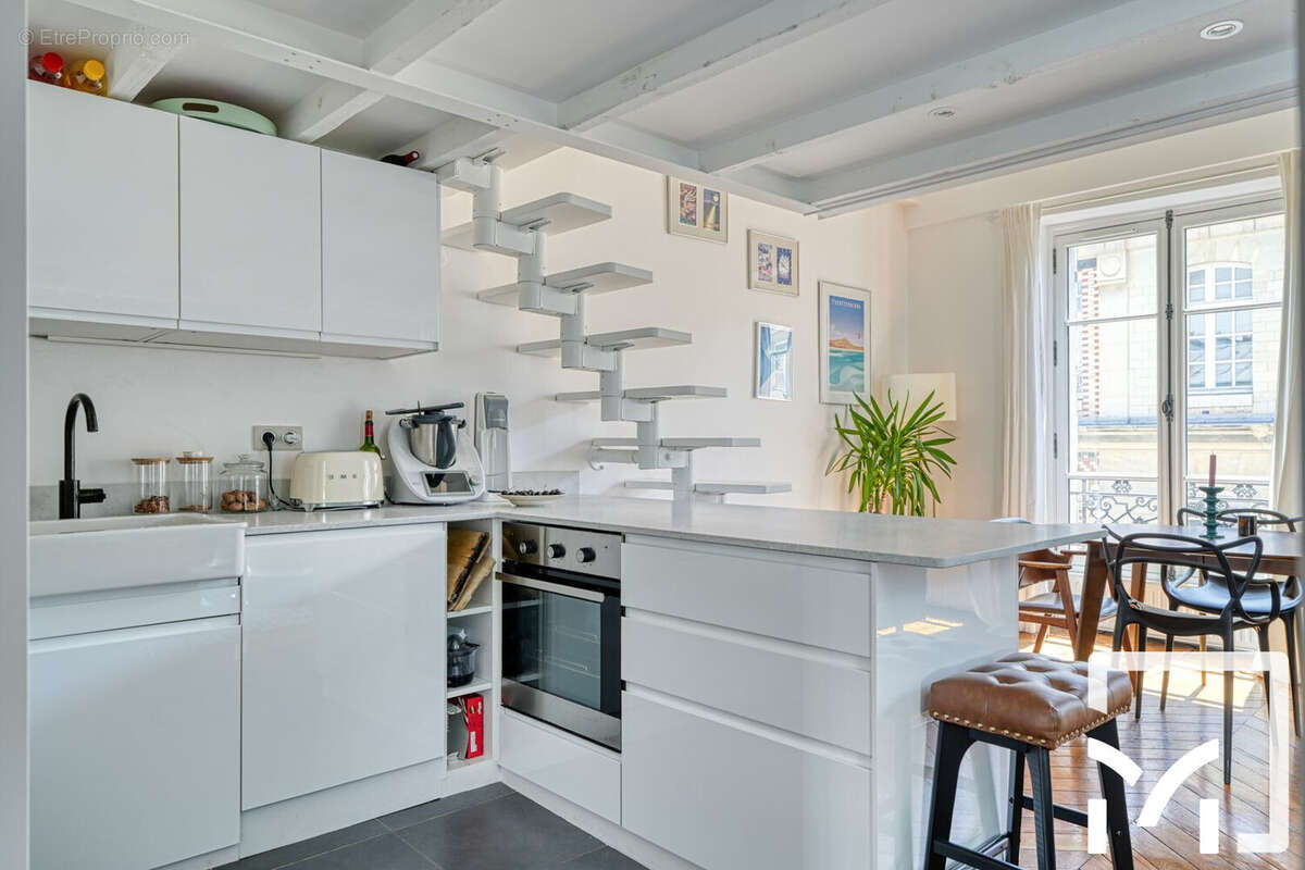 Appartement à PARIS-17E