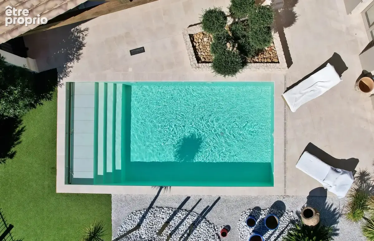 Uzès : Unique propriété avec jardin, piscine et vue - photo 9