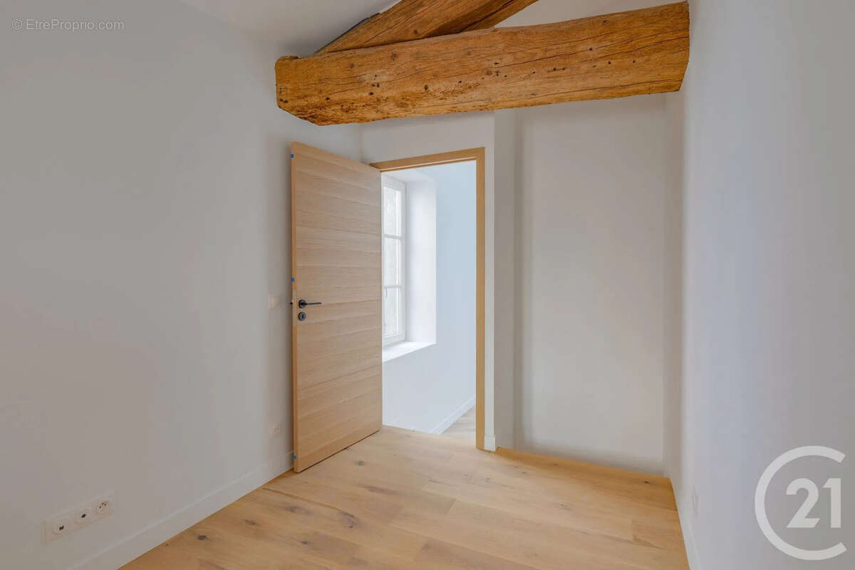 Appartement à SAINT-GENIS-LAVAL