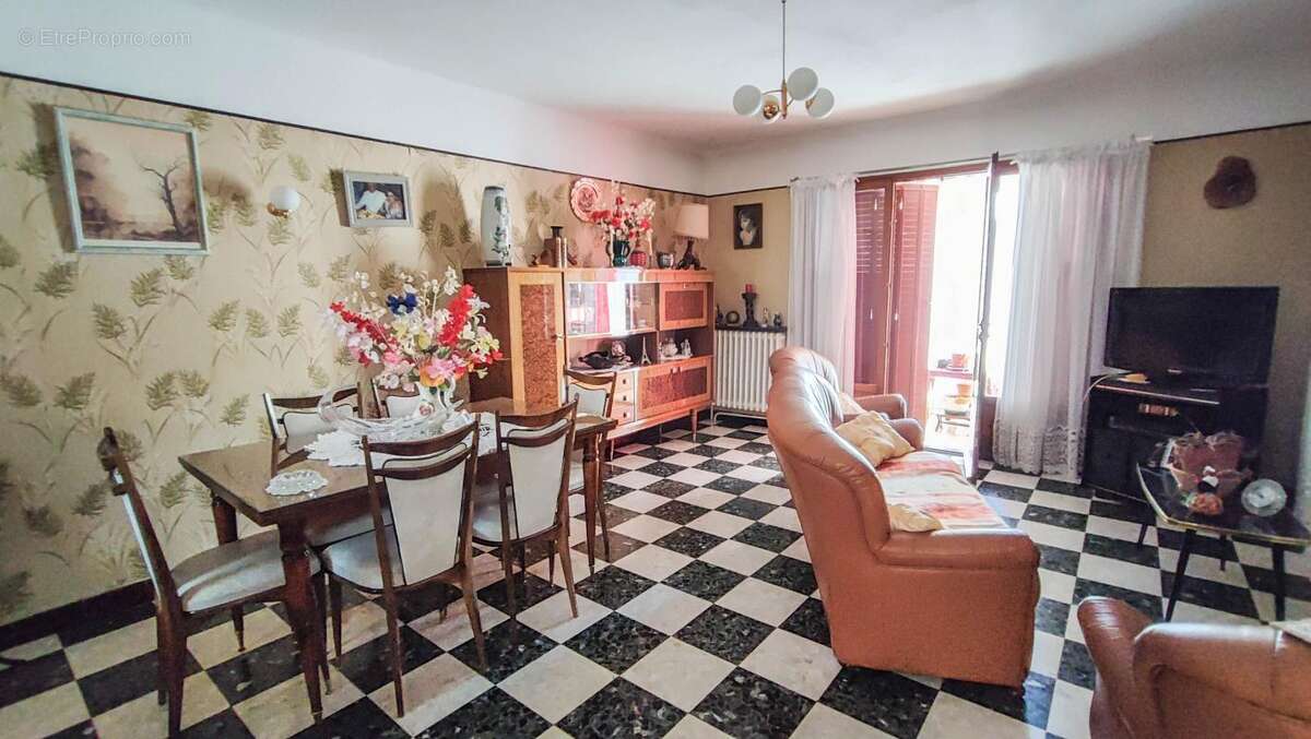 Maison à SAINT-QUENTIN-LA-POTERIE