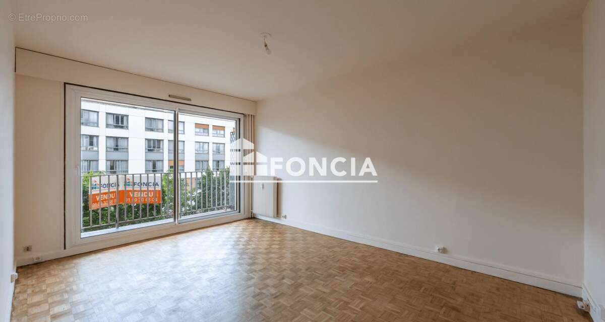 A vendre - gare courbevoie 2 pieces 43 m2+ balcon+cave - photo 2