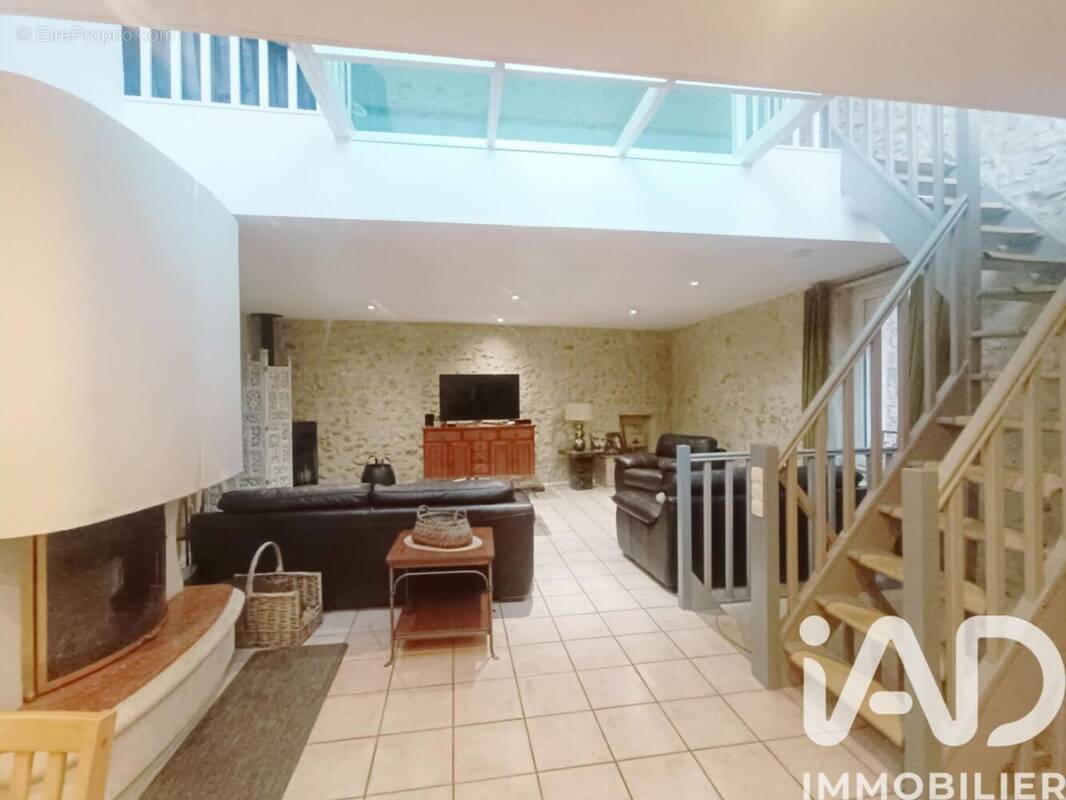 Photo 1 - Maison à POUZOLLES