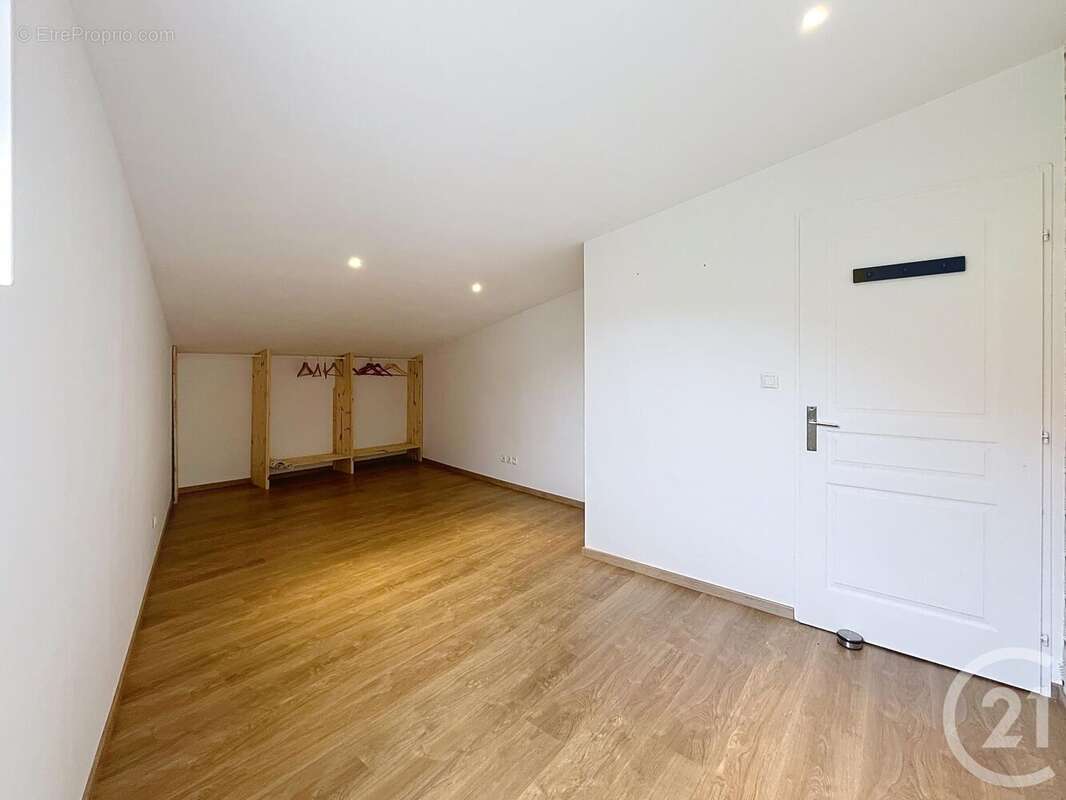 Maison à MONTIERAMEY