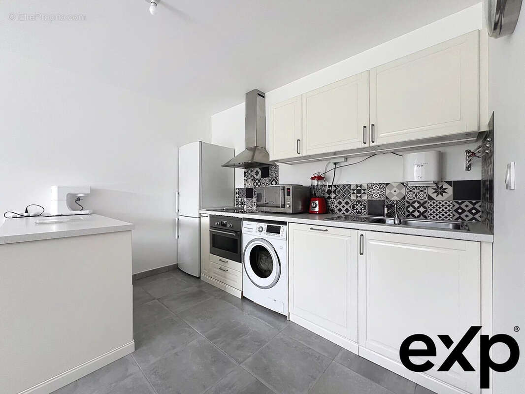 Appartement à ROQUEBRUNE-SUR-ARGENS