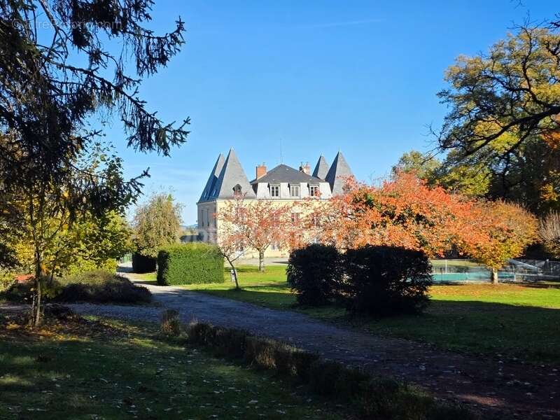 Maison à CHATEAUNEUF-LA-FORET