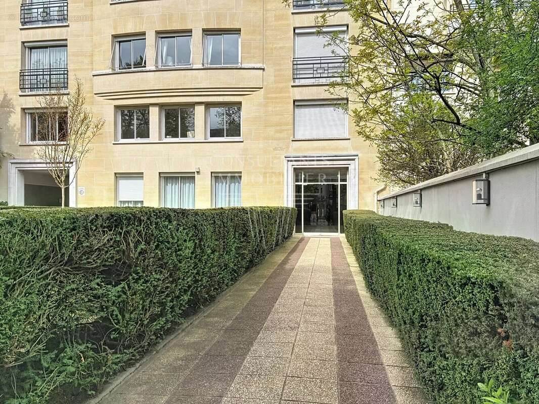 Appartement à NEUILLY-SUR-SEINE