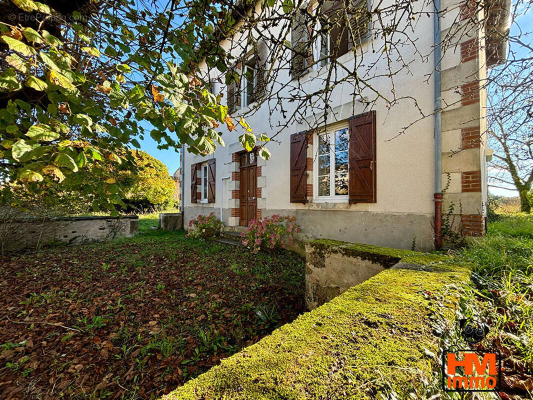 Maison à CONDAT-SUR-VIENNE