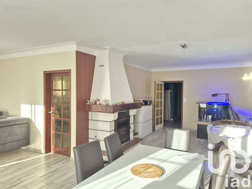 Photo 2 - Maison à NESMY