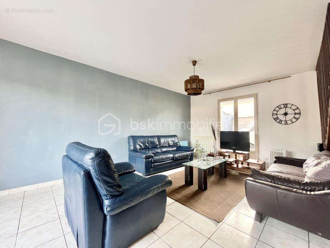 Maison à LES MUREAUX